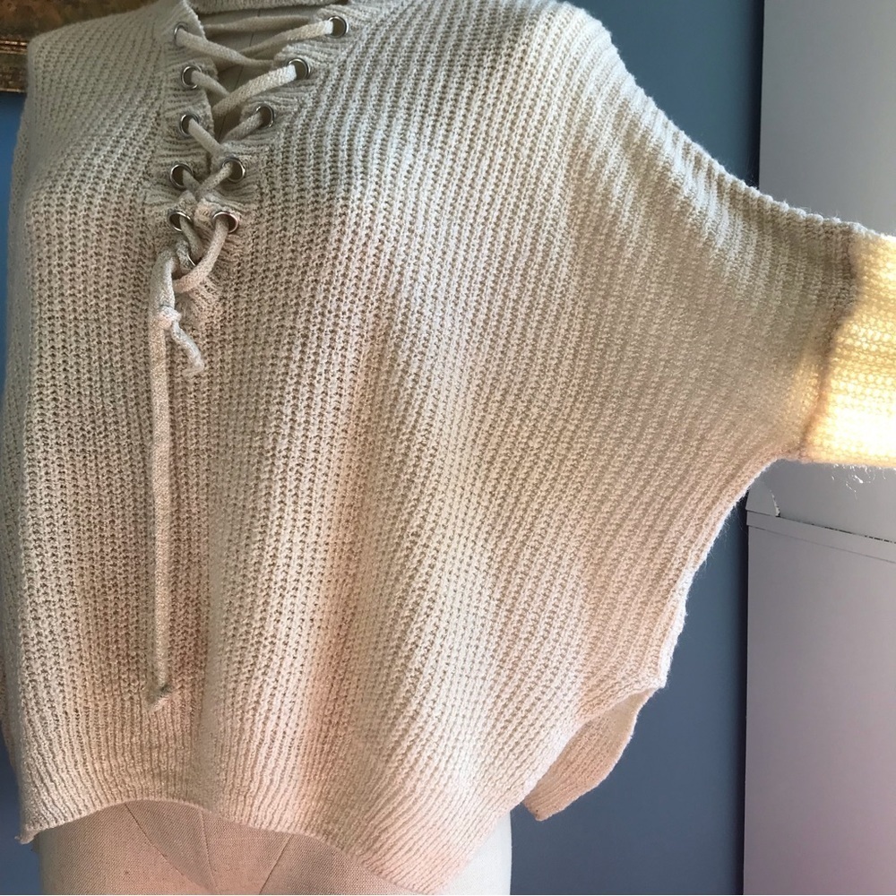 Dreamers oversized cable knit cropped cream/beige lace up sweater - Picture 3 of 11